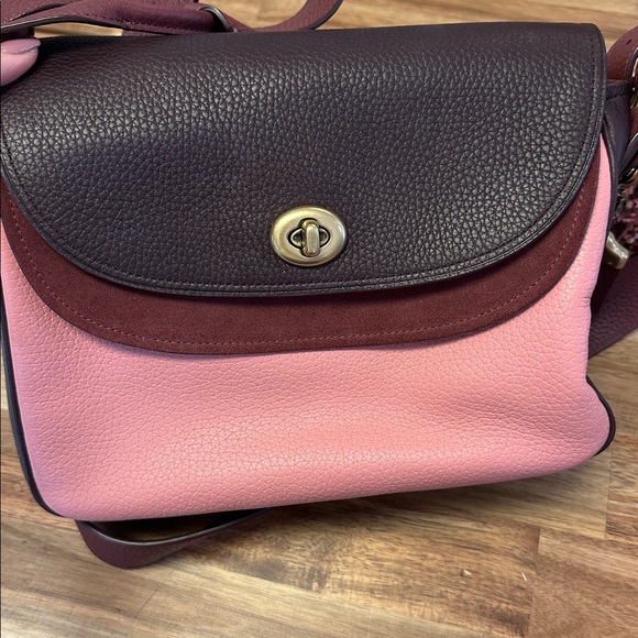 Elegant Pink and Brown Crossbody Bag - Picture 3 of 9
